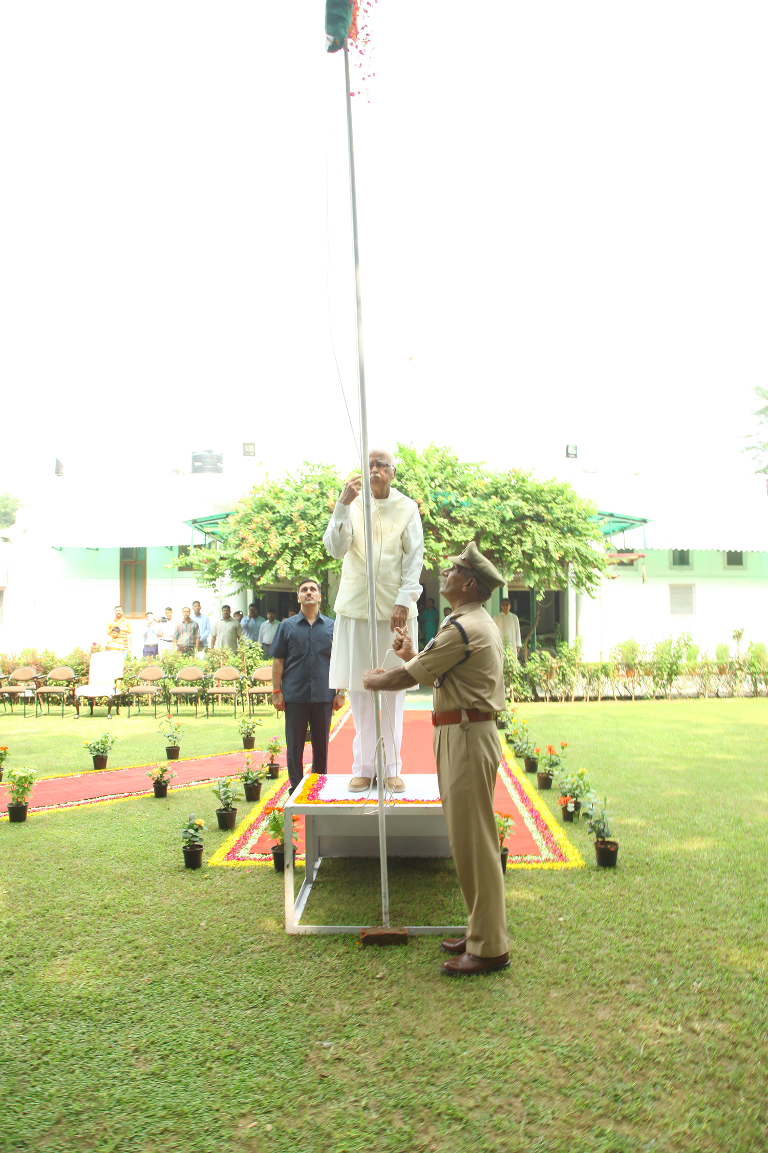 Shri L.K. Advaniji hoisting the National Flag on the occasion of 69th Independence Day on August 15, 2015