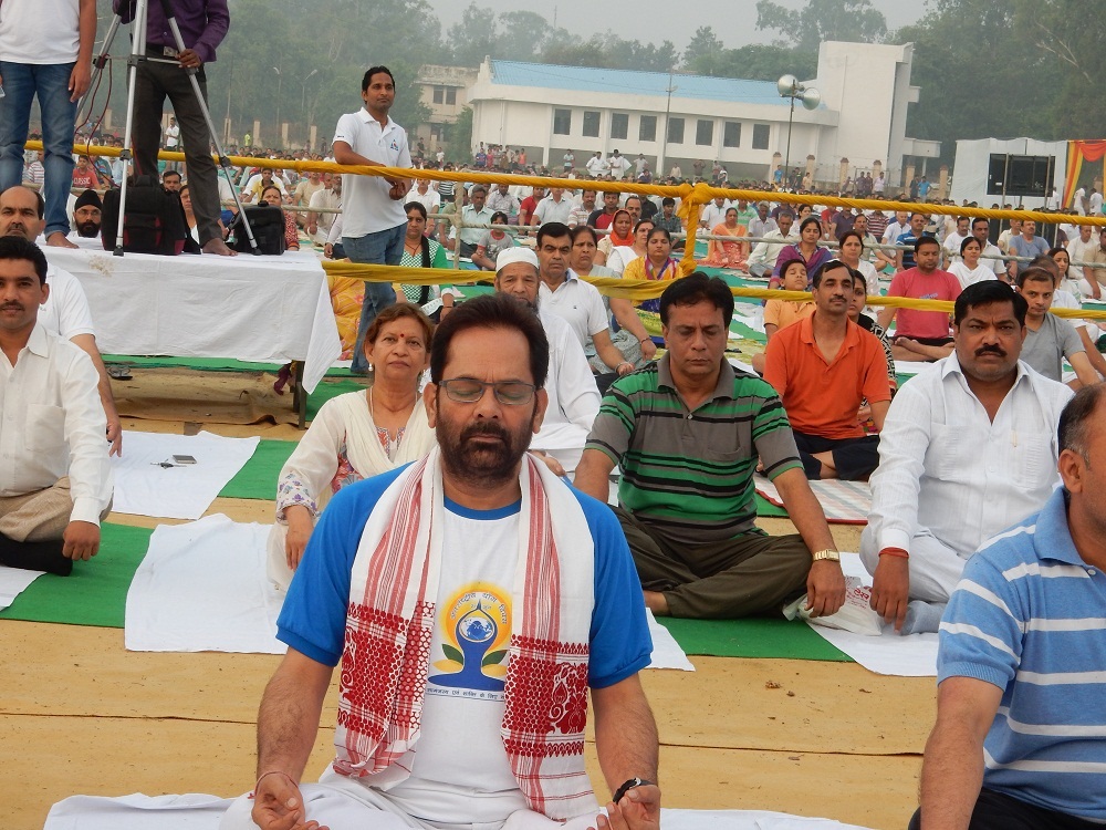 Shri Mukhtar Abbas Naqvi on occasion of "International Yoga Day" at Chaudhary Charan Singh University Ground, Meerut (UP) on June 21, 2016