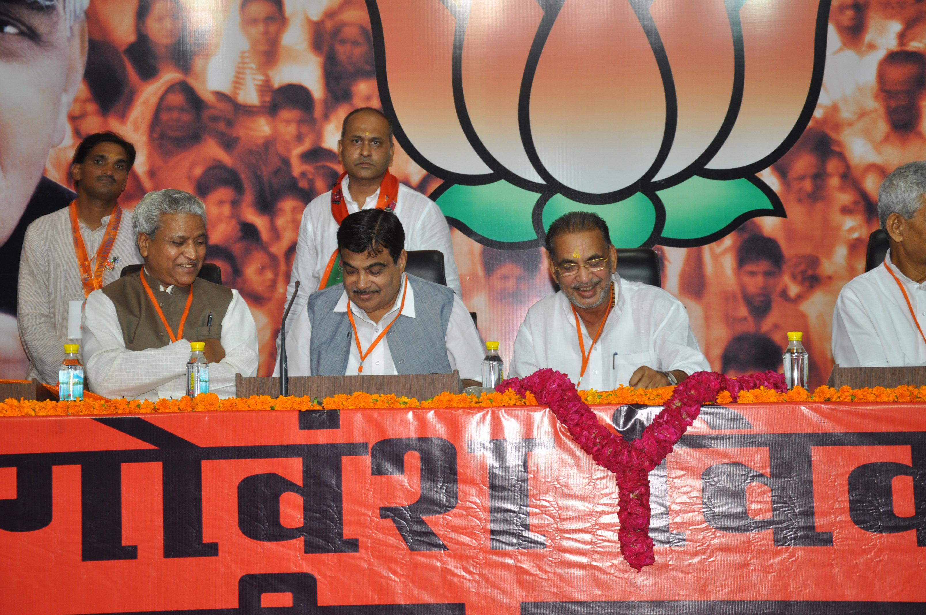 Shri Nitin Gadkari, Shri Radha Mohan Singh & Shri Ramlalji inaugurating BJP Gauvansh Prakosht National Executive Meeting at 11, Ashoka Road on August 11, 2014