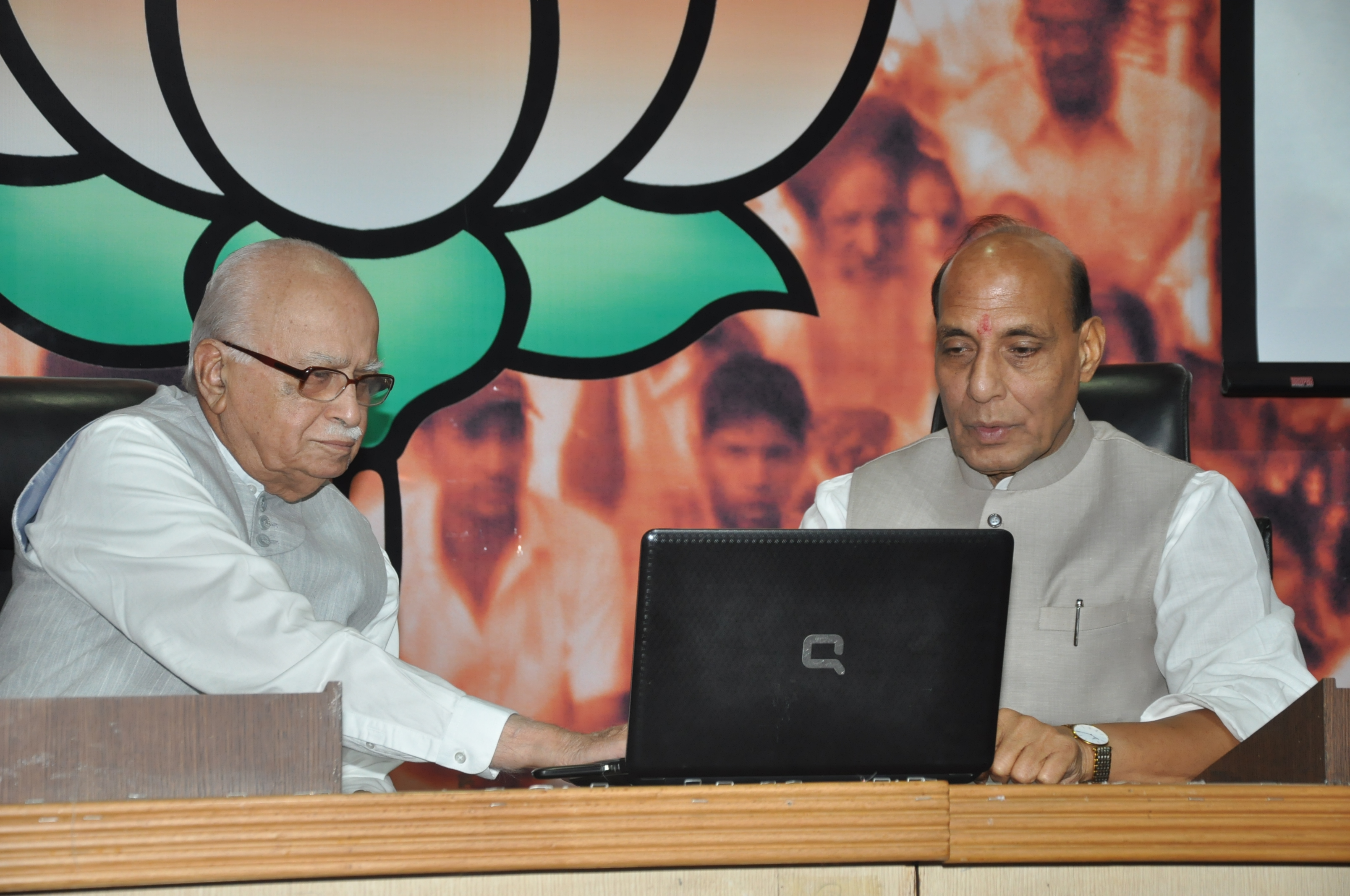 Shri Rajnath Singh & Shri L.K Advani launched 'Join BJP' campaign on Dr. Syama Prasad Mookerjee on his Birth Anniversary at 11, Ashoka Road on July 6, 2014