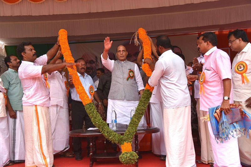 Shri Rajnath Singh addressing public meeting at Kunnathoor (Kerala) on May 07, 2016