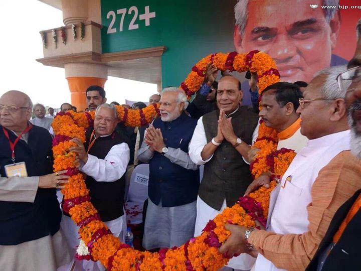 Shri Rajnath Singh, Shri Narendra Modi and Senior other leaders addressing "Vijay Shankhnaad Maha Rally" at Lucknow (Uttar Pradesh) on March 02, 2014