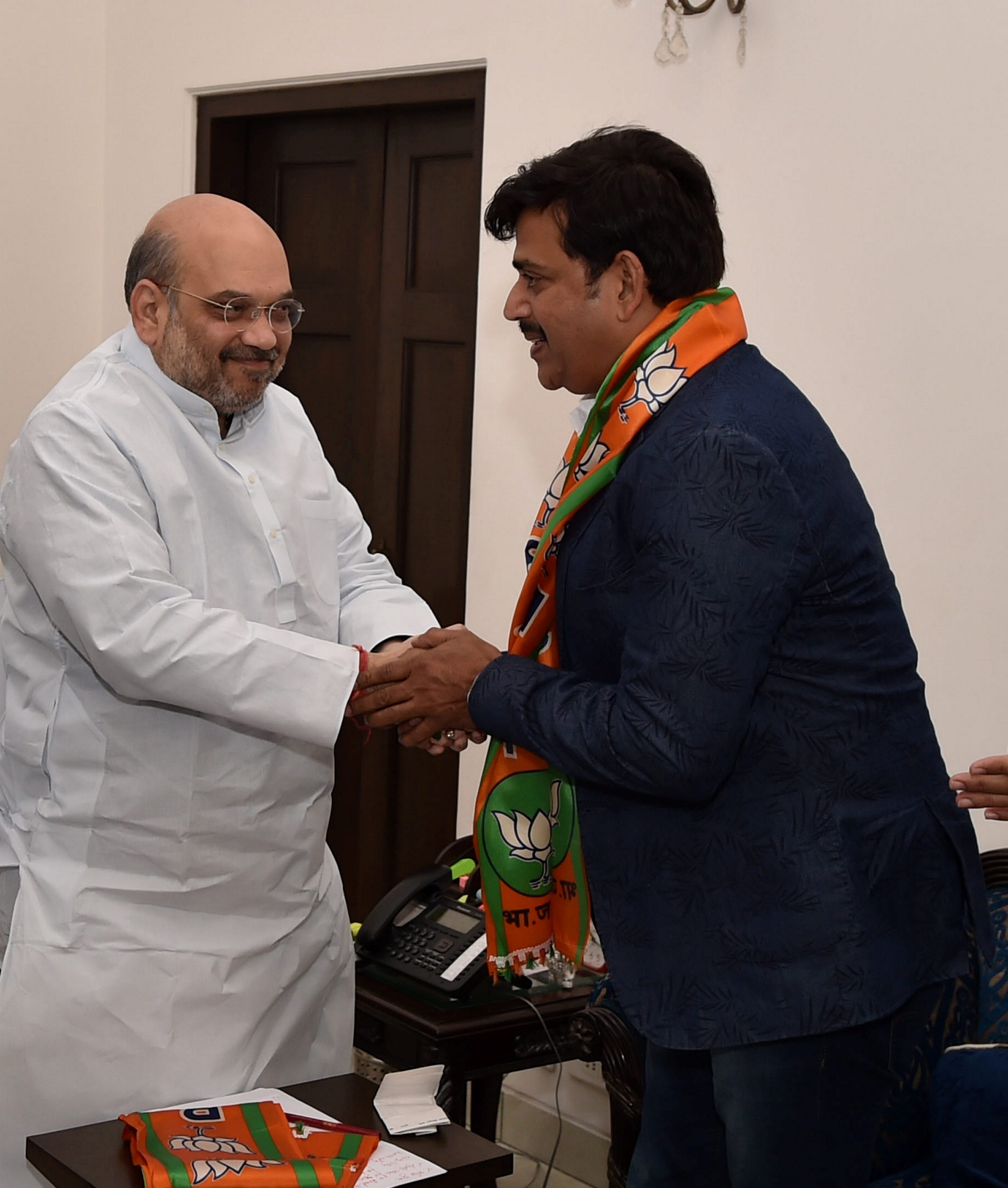 Shri Ravi Kishan joining BJP in presence of BJP President, Shri Amit Shah BJP National General Sec (Org) Shri Ramlal ji & Delhi BJP State President, Shri Manoj Tiwari at 11, Akbar Road on February 19, 2017