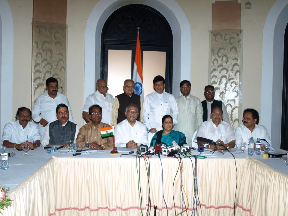 Smt. Sushma Swaraj lead All-Party delegation of Parliamentarians of India visit to Sri Lanka on April 23, 2012