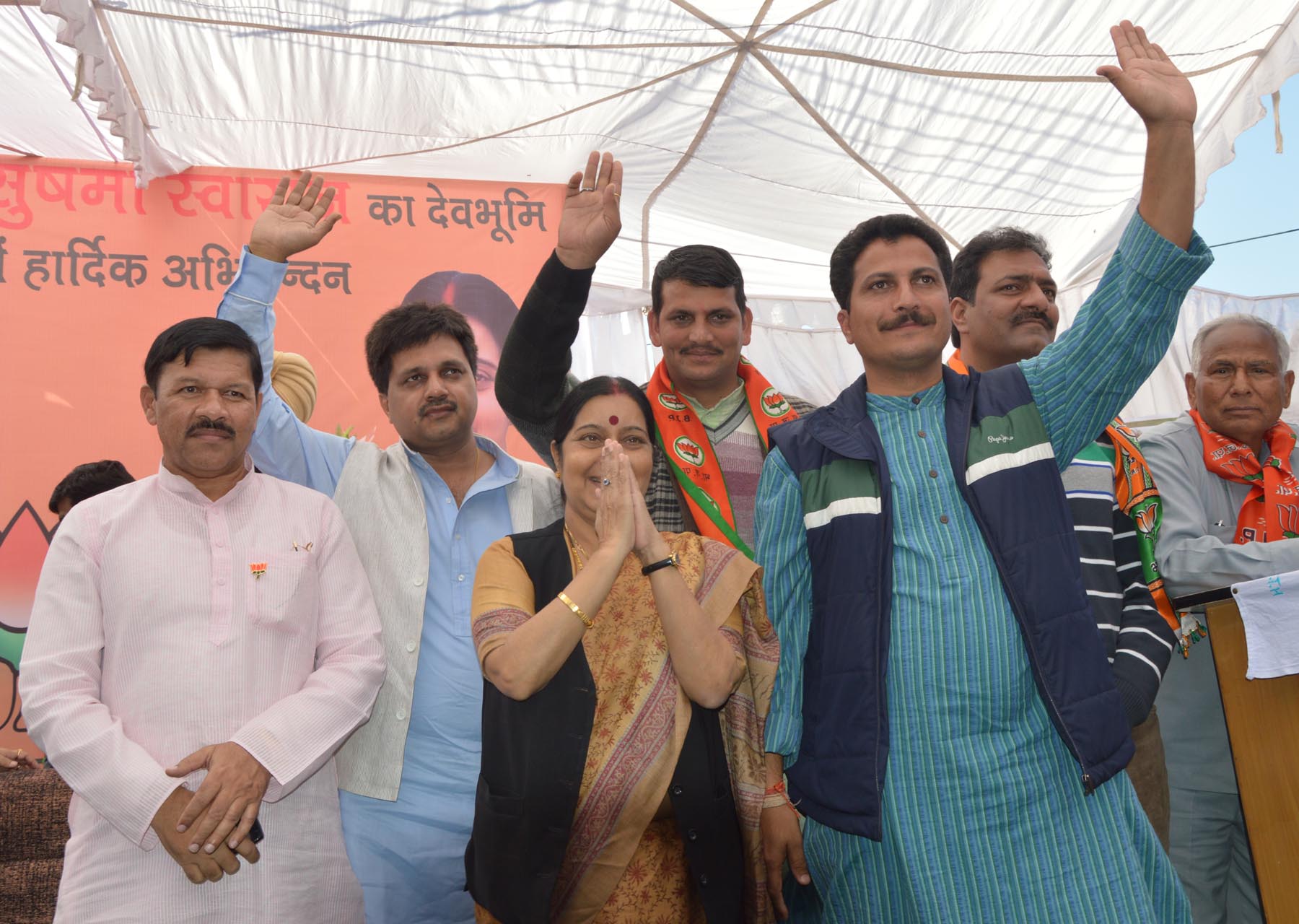 Leader of Opposition (Lok Sabha) Smt. Sushma Swaraj addressing a public meeting at Sundar Nagar (Himachal Pradesh) on October 25, 2012