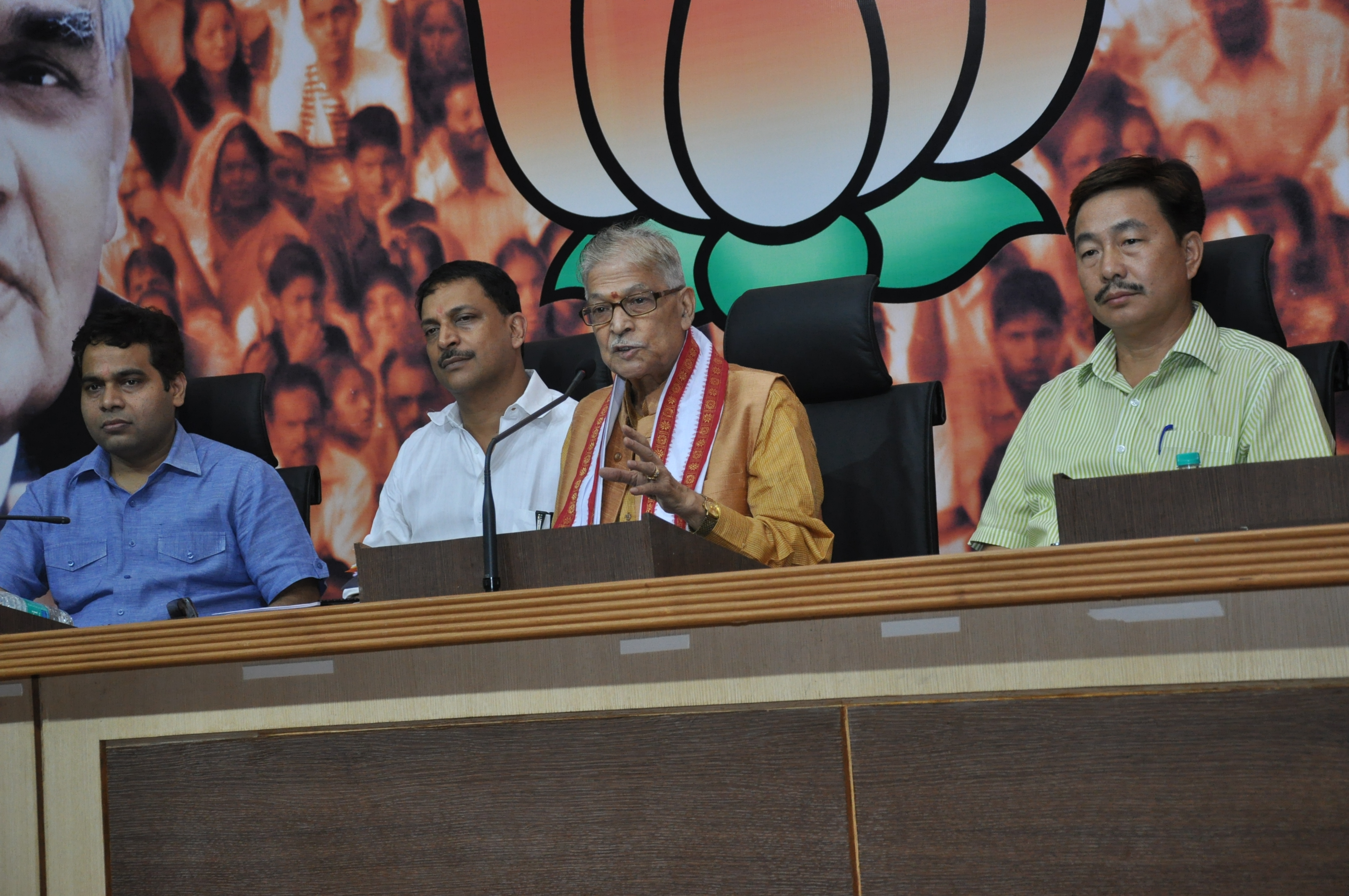 Dr. M.M. Joshi addressing a press conference at 11, Ashoka Road, New Delhi on October 03, 2011