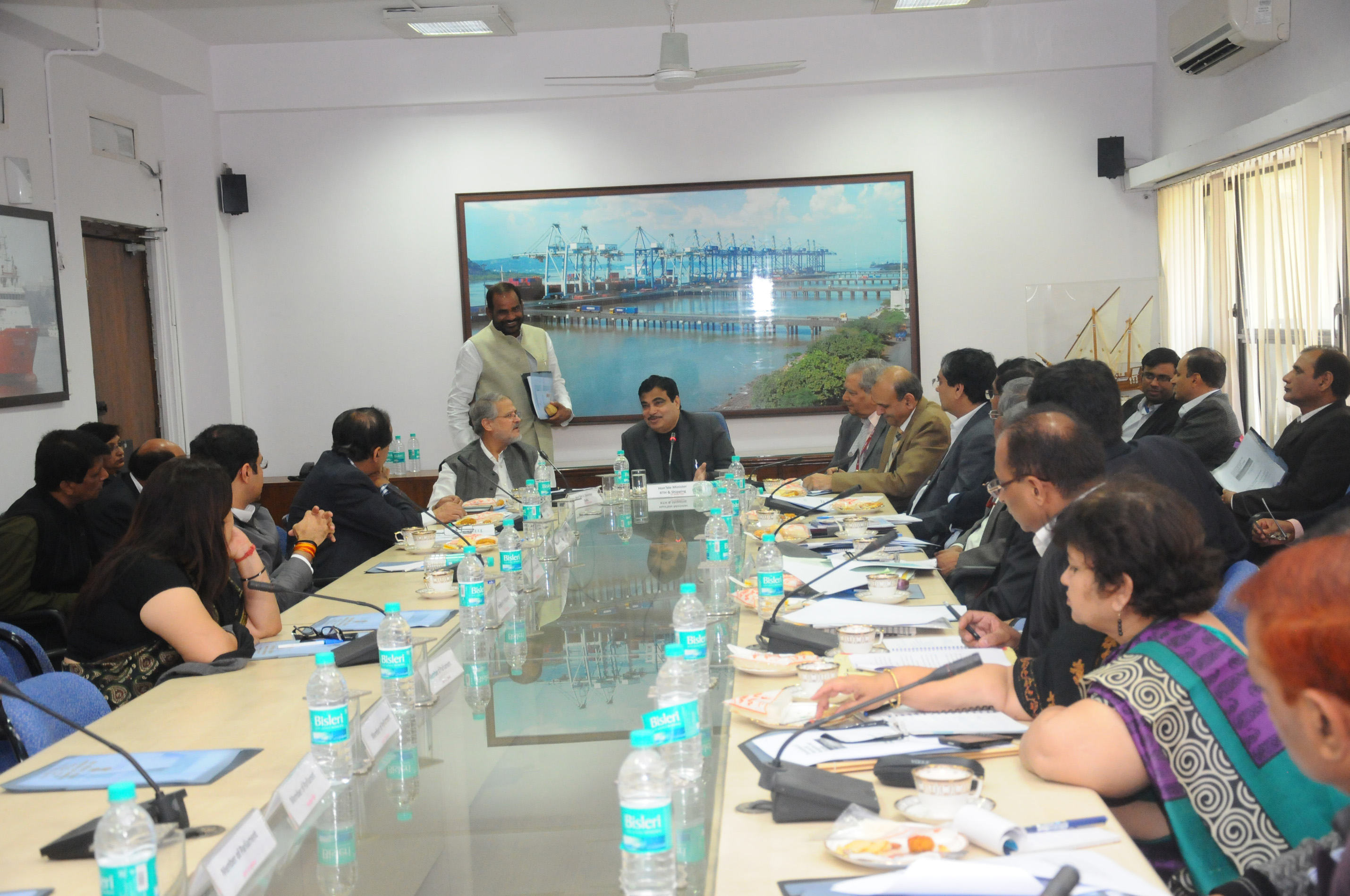 Union Minister of Road Transport & Highways and Shipping, Shri Nitin Gadkari taking a review meeting on Yamuna River issues with Delhi MPs, Hon'ble LG Delhi & other Central agencies at Transport Bhawan, Delhi on December 3, 2014 