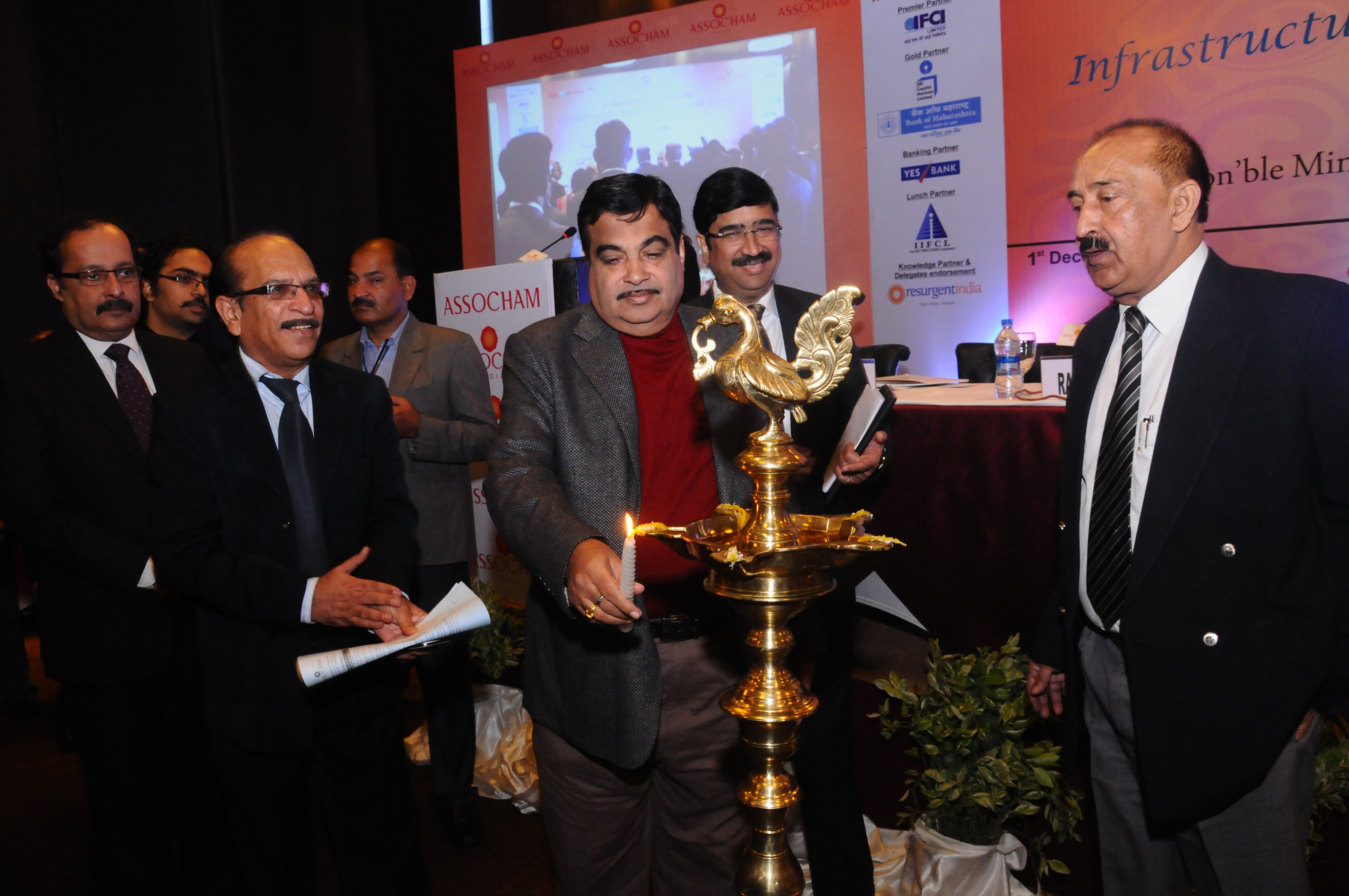 Union Minister of Road Transport & Highways, Shri Nitin Gadkari inviting financial institutions to invest in infrastructure projects for India’s growth on December 1, 2014