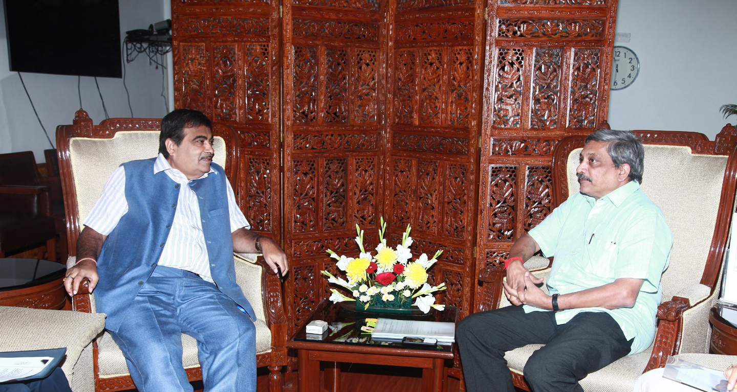 Union Minister of Road Transport & Highways, Shri Nitin Gadkariji's meeting with Goa CM, Shri Manohar Parrikar in Delhi on enhanced infrastructure connectivity to promote tourism in the state on October 30, 2014