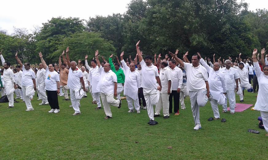 Union Minister, Shri J.P. Nadda & BJP National General Secretary, Shri P Muralidhar Rao on "International Yoga Day" at Hyderabad (Telangana) on June 21, 2015